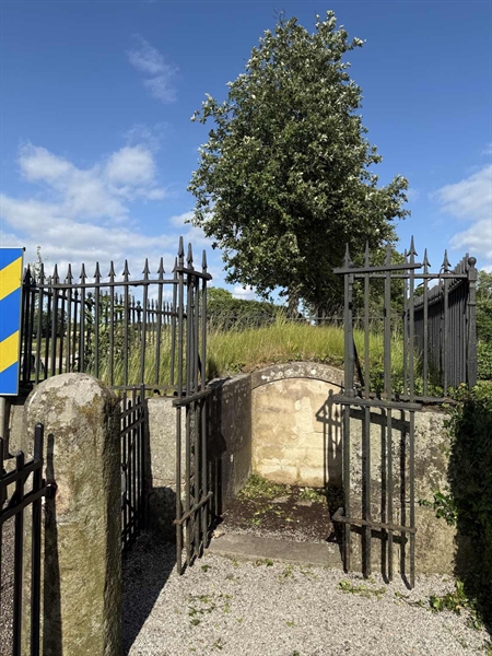Grave number: FÅ A 1, 2