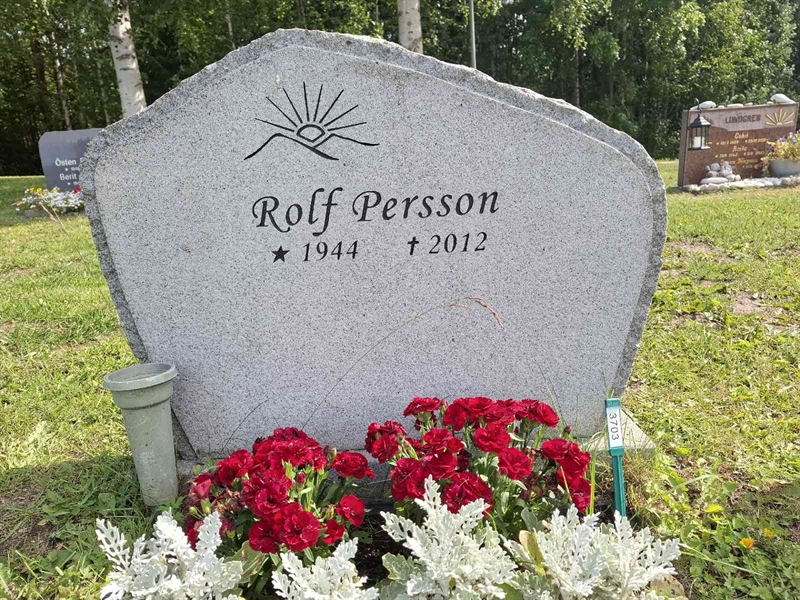 Grave number: 001 4  3703