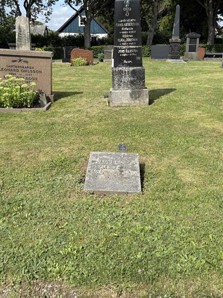 Grave number: ON D   433, 434