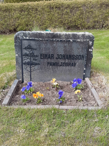 Grave number: KA 07    15