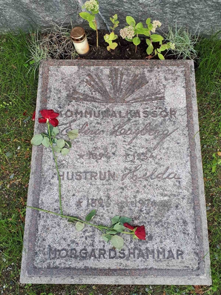 Grave number: NK F G   195