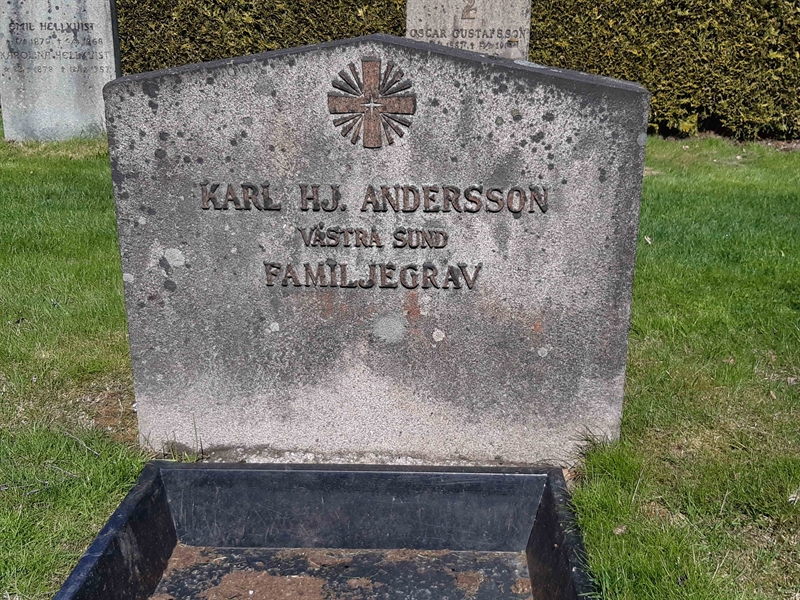 Grave number: KA 01    49