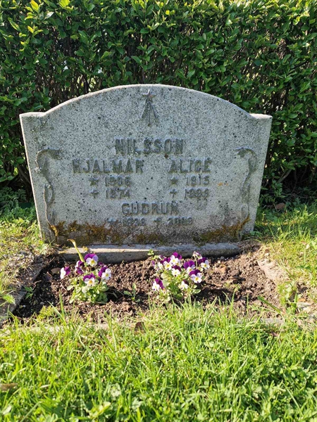 Grave number: 501 24 4816-4818