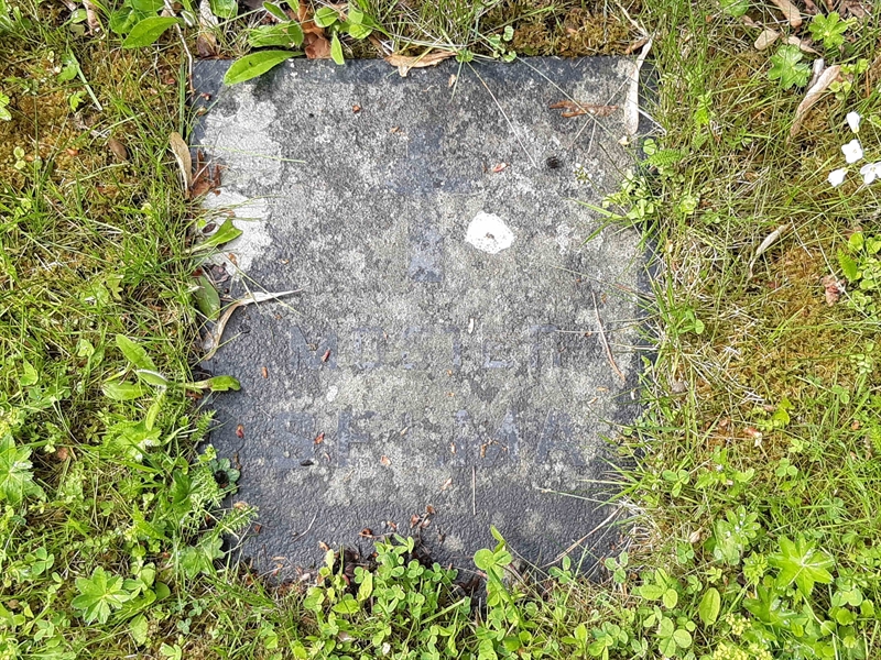 Grave number: NO 23   329