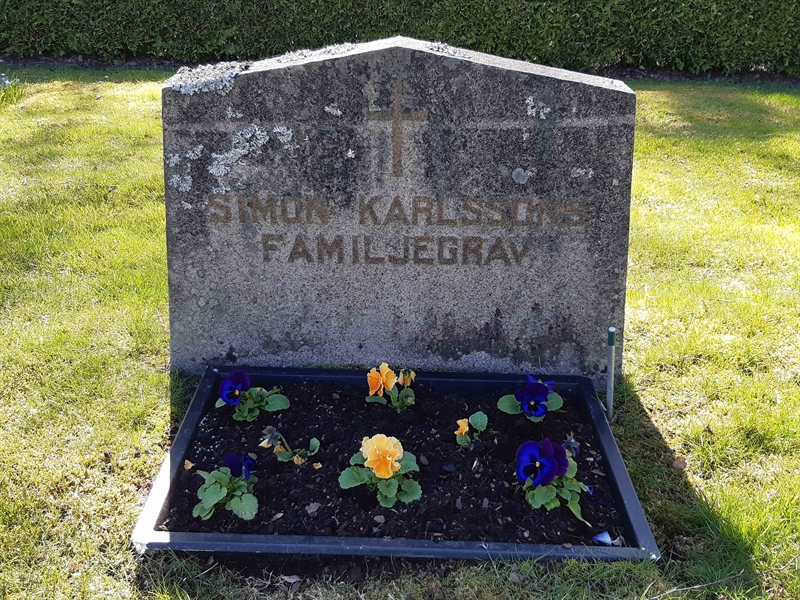 Grave number: KA 01    19