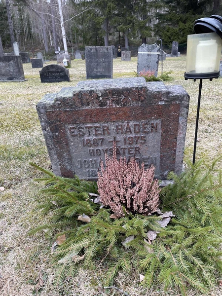 Grave number: R 2   154-E