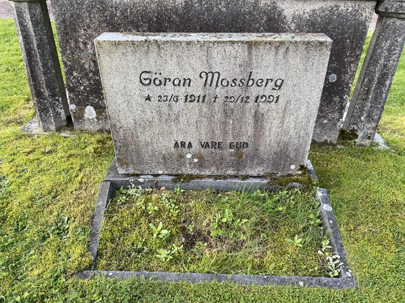 Grave number: 4 Me 08    65