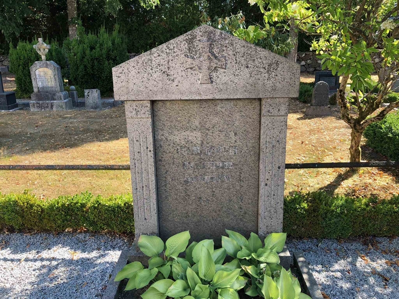 Grave number: Ko 02    31, 32, 33, 34, 35, 36, 37