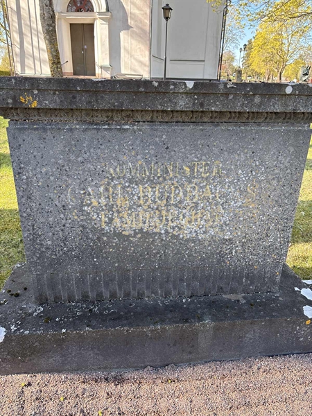 Gravnummer: H 010 003-03
