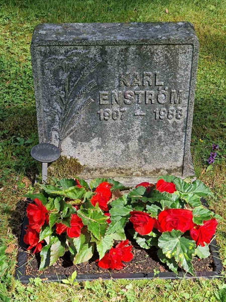 Grave number: 1 KV.8   403
