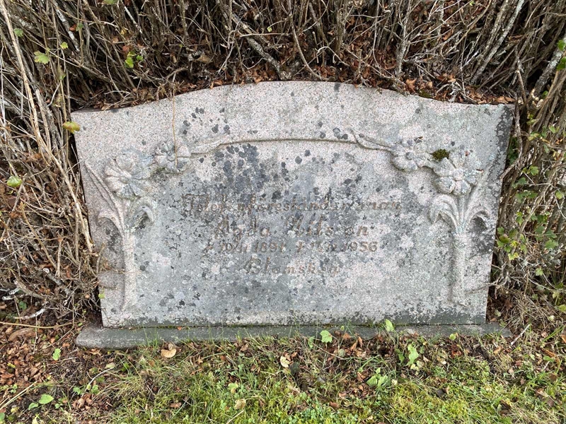 Grave number: 4 Me 05    30