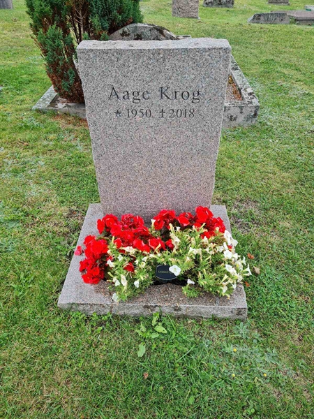 Grave number: F 02   453, 454