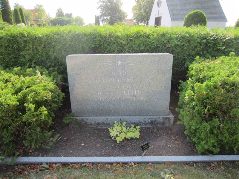 Grave number: FU 03    21