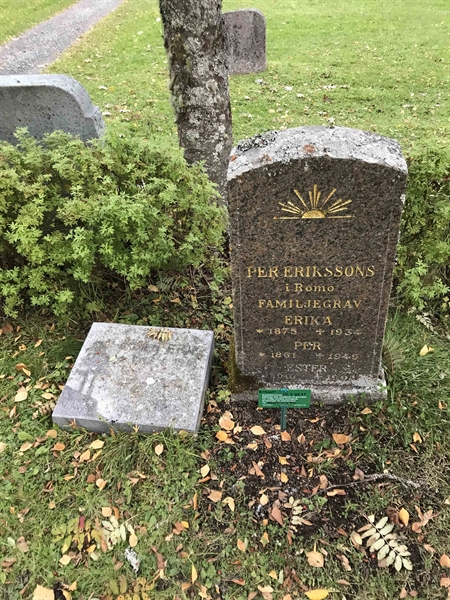 Grave number: UN F    38, 39