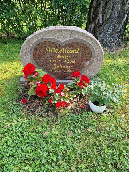 Grave number: 1 KV16   136-137