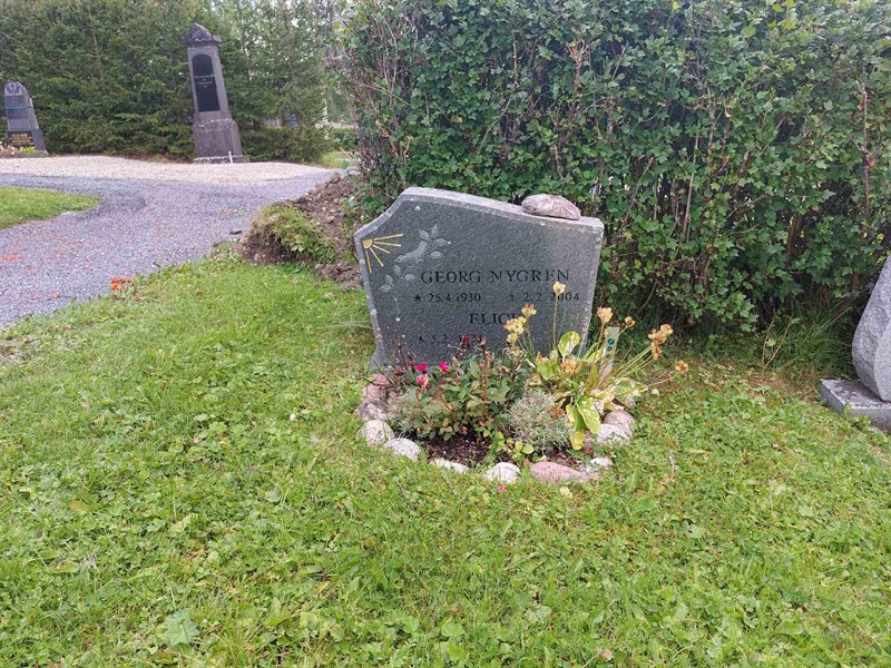 Grave number: K L    40