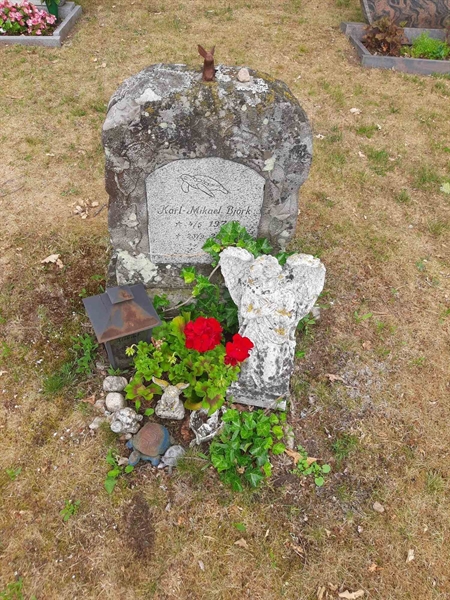 Grave number: M3 C   391, 392