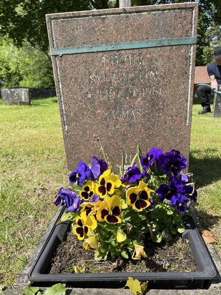 Grave number: 4 A 66