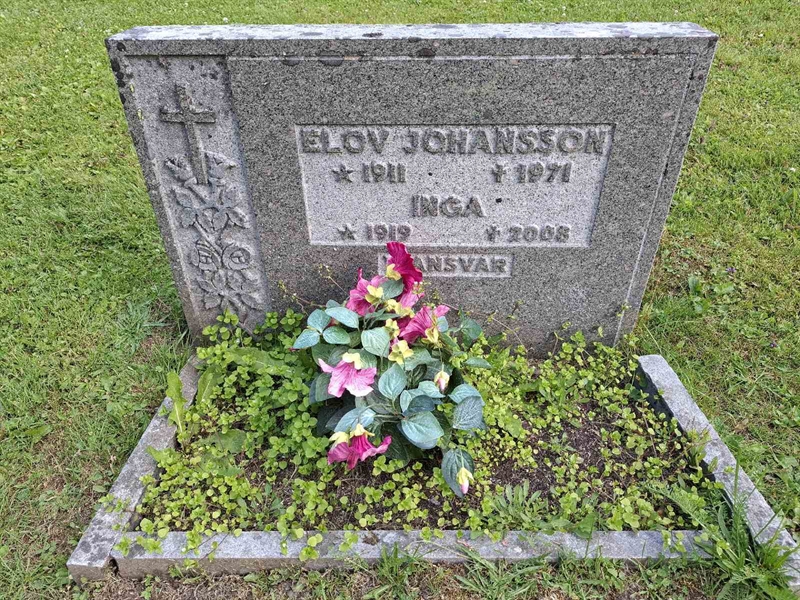 Grave number: 001 2   740