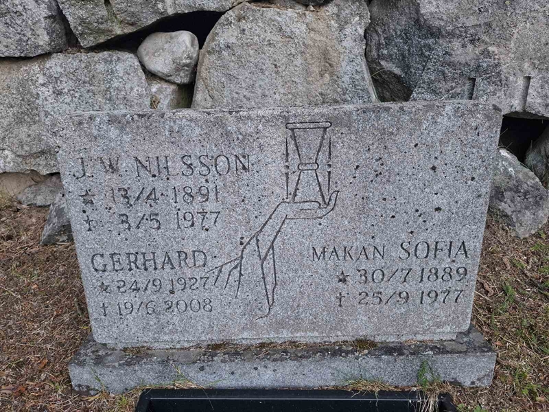 Grave number: 001 2   967
