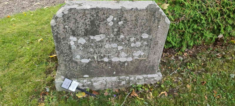 Grave number: M V   46b, 46c