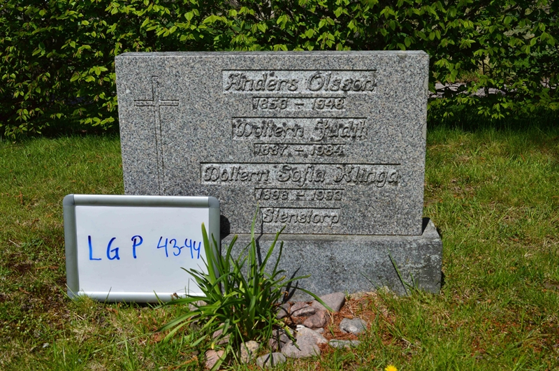 Grave number: LG P    43, 44
