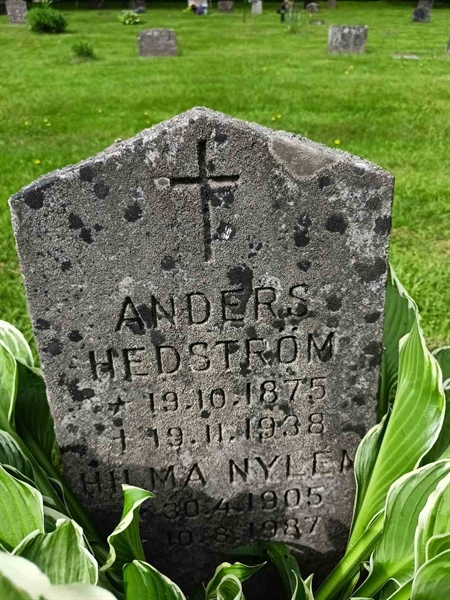 Gravnummer: 1 Ö 17   282V