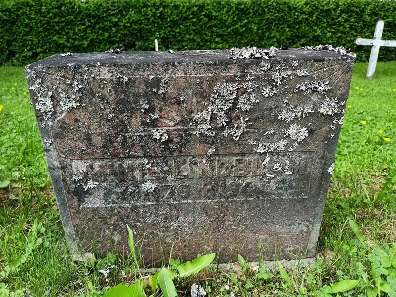 Gravnummer: 1 Ö 17   465V