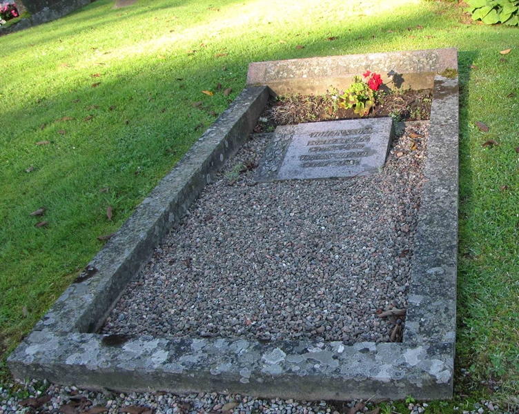 Grave number: HG DUVAN   329