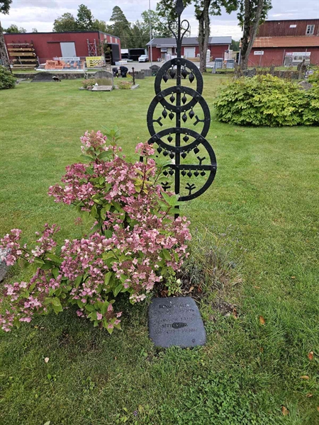 Grave number: Fr 2   556-557