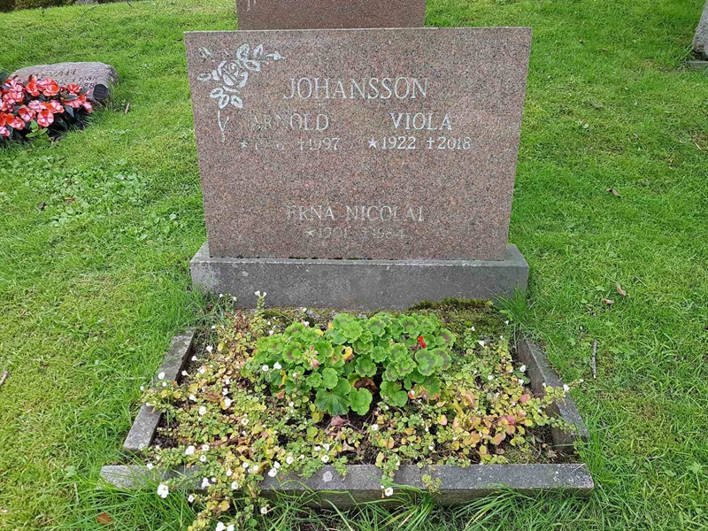 Grave number: 06 61090