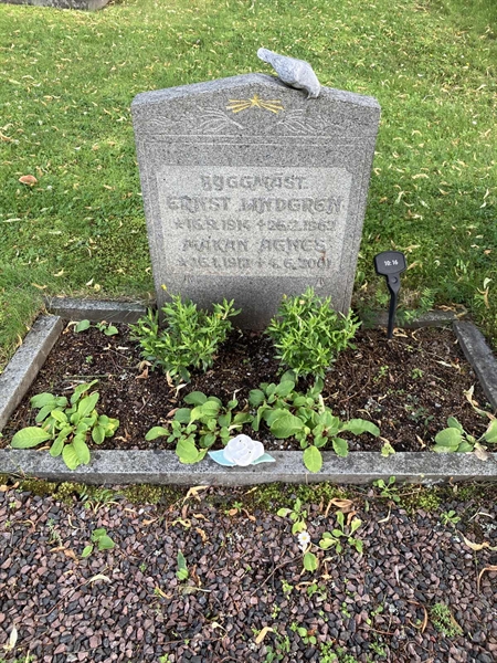 Grave number: 1 10    16