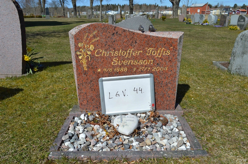 Grave number: LG V    44