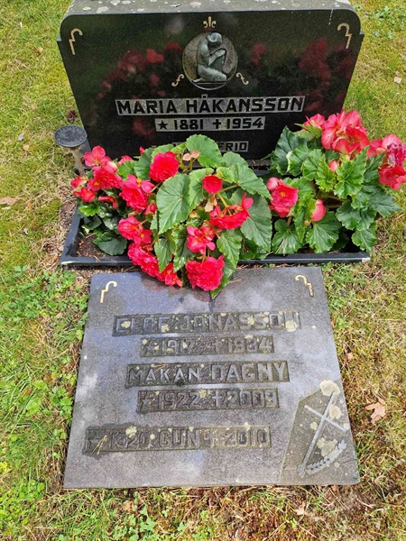 Grave number: 1 KV.4    25