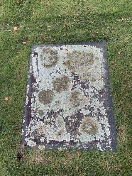 Grave number: VK B   152, 153