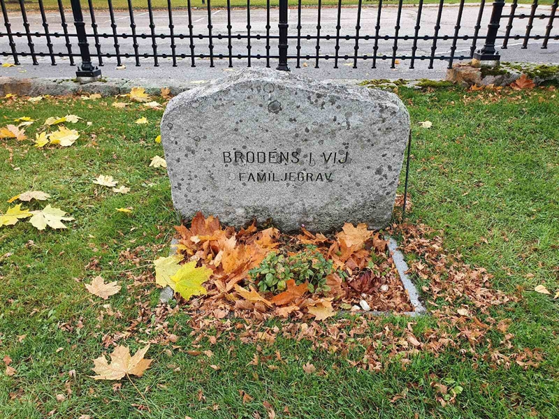 Grave number: D G 4   199