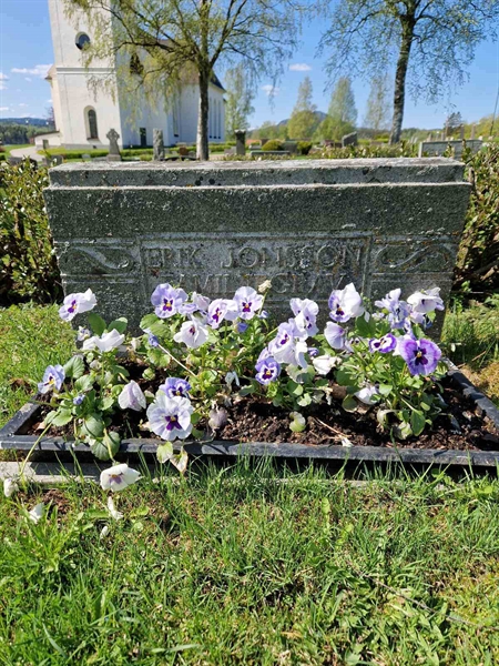 Grave number: 501 18 3687-3689