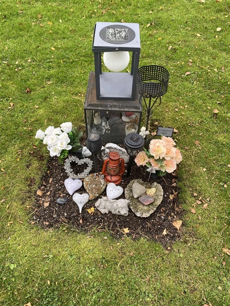 Hautatunnus: 2 C  1022