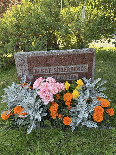 Grave number: SÄ NYA    71-72