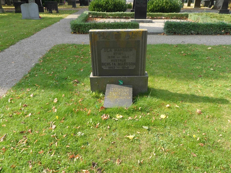 Grave number: SK H   175, 176