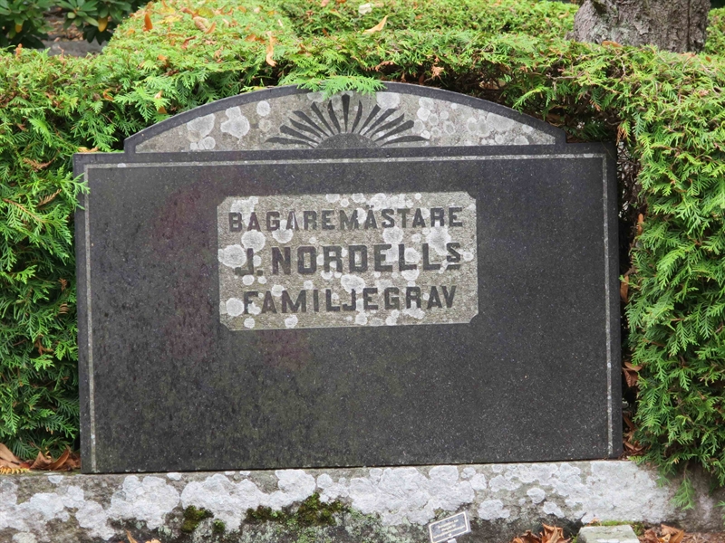 Grave number: HÖB 6   141B