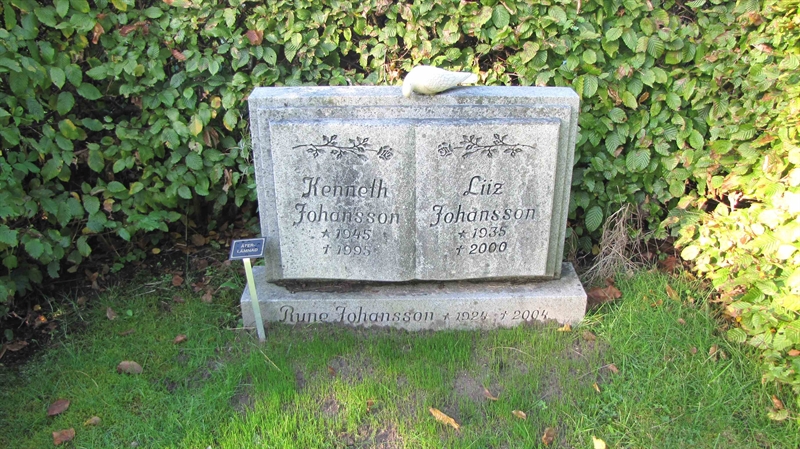 Grave number: HN BJÖRK   231, 232