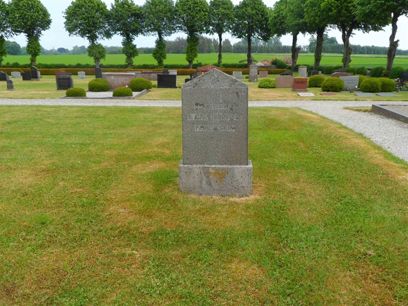 Grave number: ÖH E    90, 91, 92