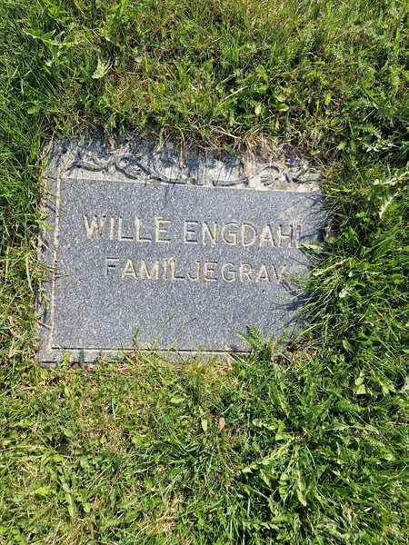 Grave number: 501 04 471-473