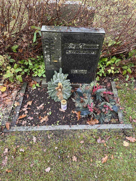 Grave number: VV 3   471