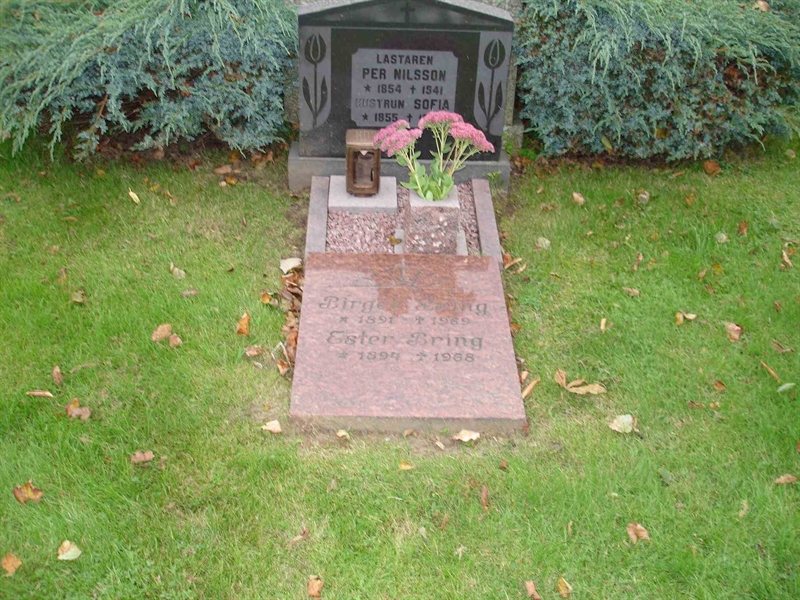 Grave number: HK F    79, 80