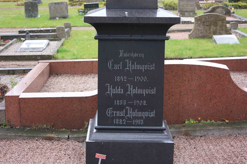 Grave number: Ö 03y    10, 11, 12