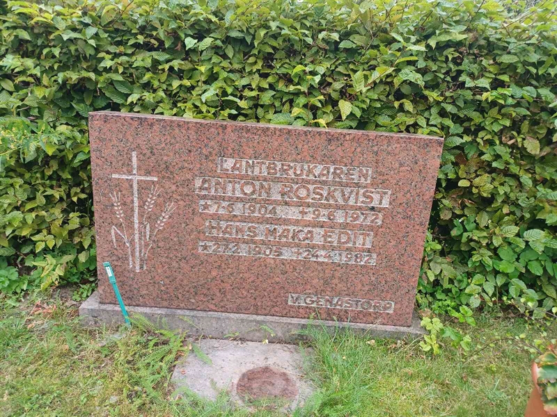 Grave number: OS N   237, 238