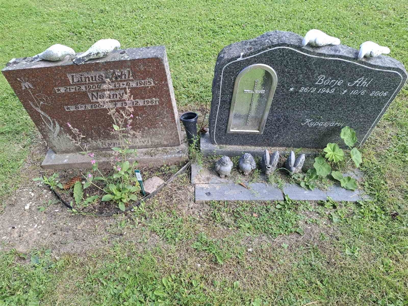 Grave number: 001 2   789