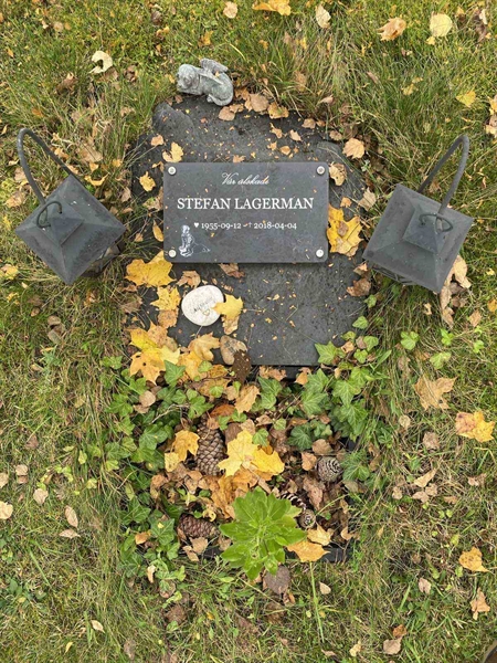 Grave number: 1 28      4